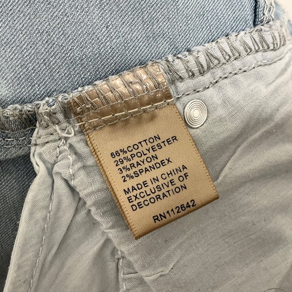 Sandpiper Women's Embroidered Stretch Denim Bermuda Shorts Size 14P - Picture 8 of 9